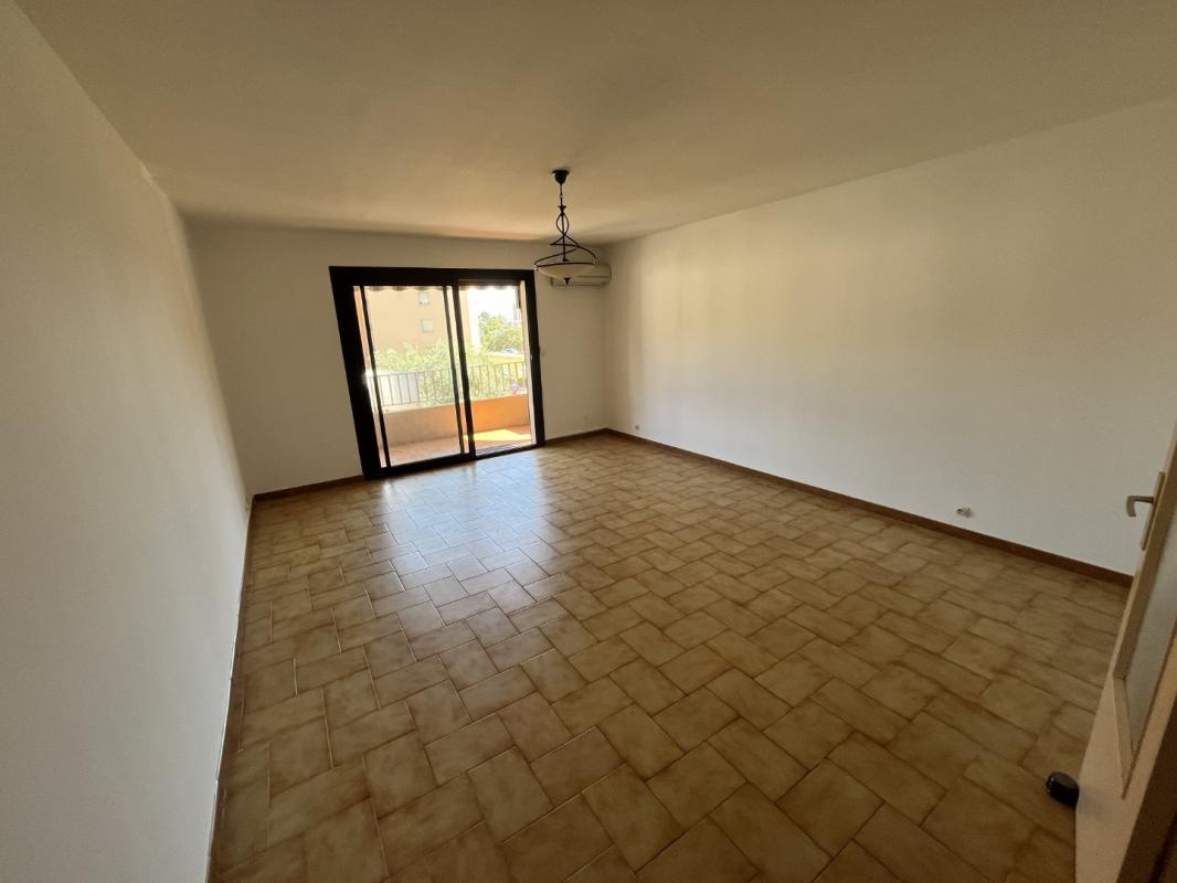 F3 RESIDENCE LA PINEDE BT D AVENUE DU MONT THABOR AJACCIO