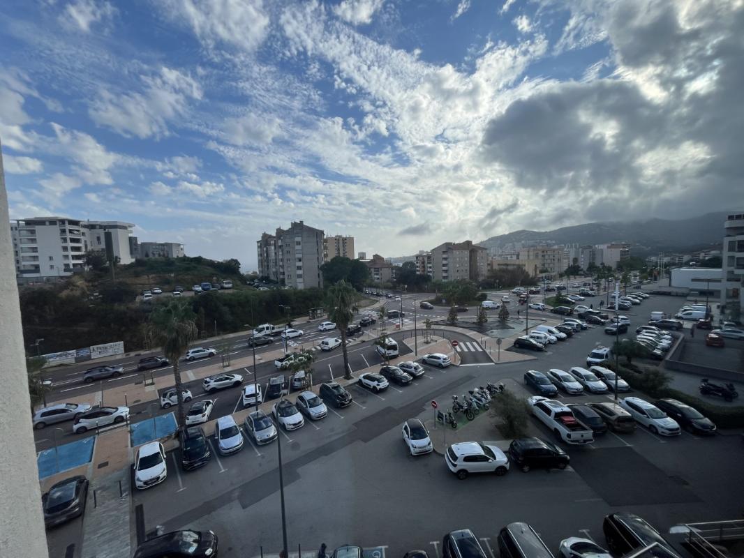 LOCAL RCE LES JARDINS DE BODICCIONE BT C BD LOUIS CAMPI AJACCIO