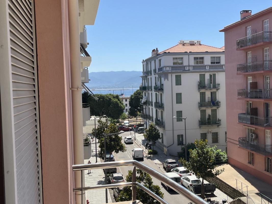 F4 ESPACE ALBAN BT D AJACCIO