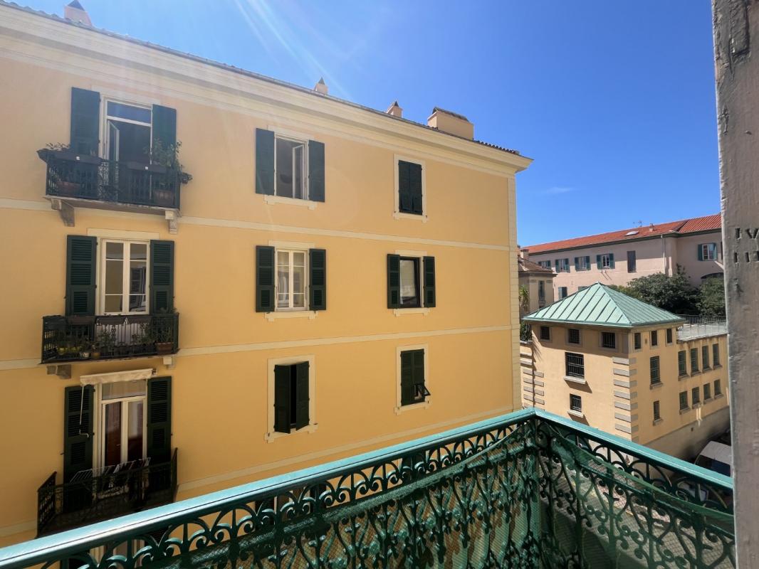 F7 8 RUE CAPITAINE LIVRELLI AJACCIO