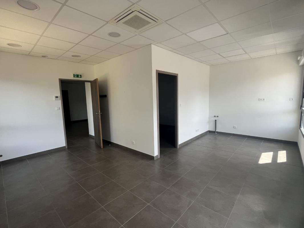 LOCAL PROFESSIONNEL RCE LES JARDINS DE BODICCIONE BT C AJACCIO