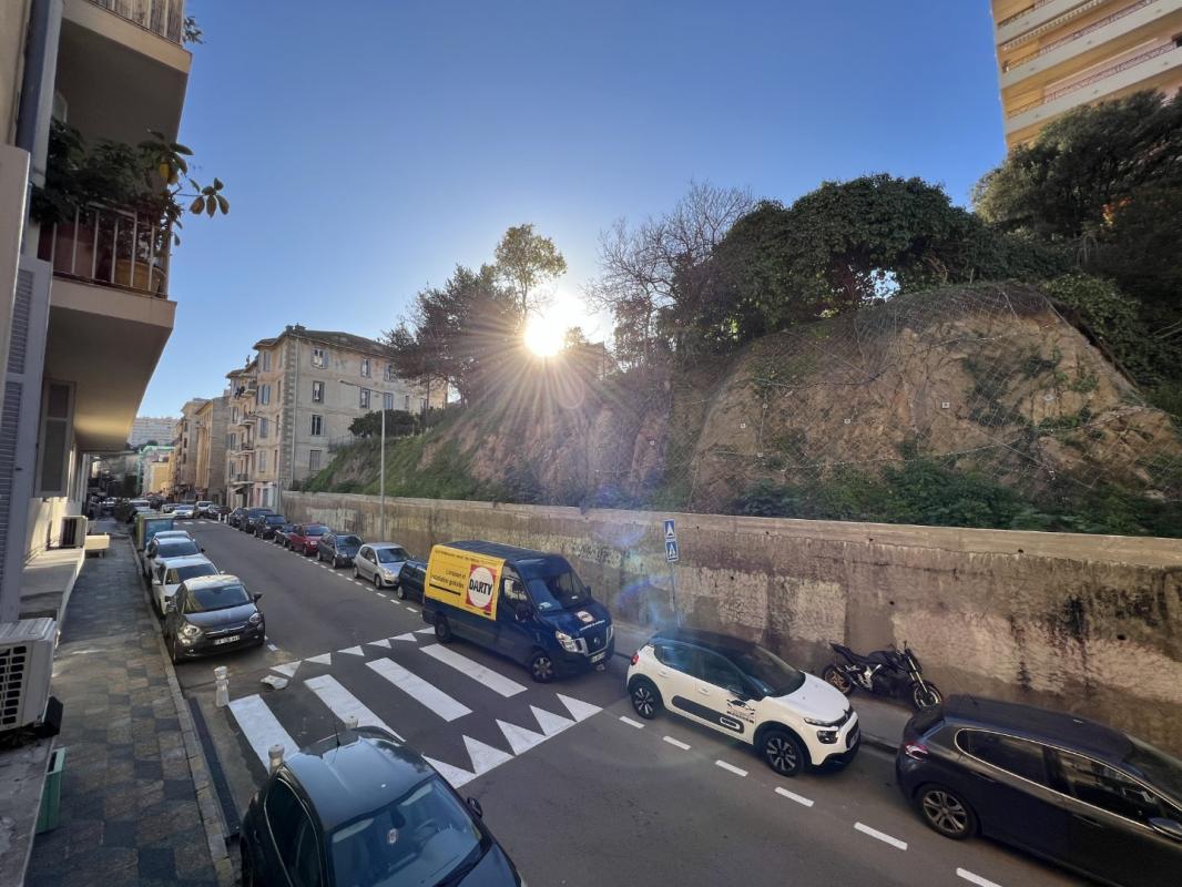 F2 10 BOULEVARD MAGLIOLI AJACCIO