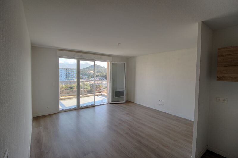 APPARTEMENT de 3 pièces à AJACCIO