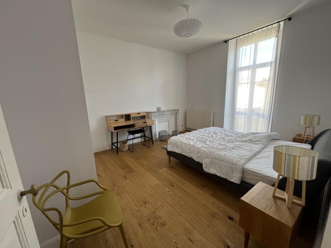 F4 MEUBLE 3 RUE CAPITAINE LIVRELLI AJACCIO
