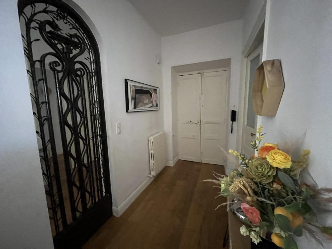 F4 MEUBLE 3 RUE CAPITAINE LIVRELLI AJACCIO