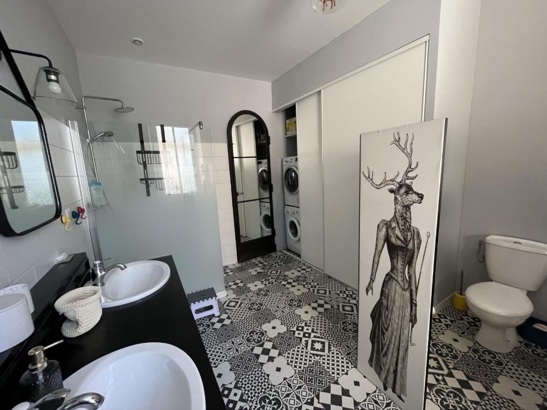 F4 MEUBLE 3 RUE CAPITAINE LIVRELLI AJACCIO