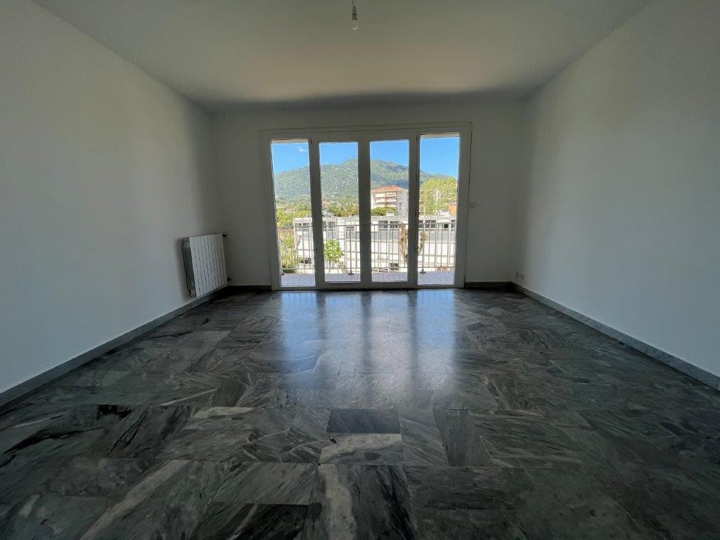 F4 RESIDENCE LYAUTEY - FINOSELLO