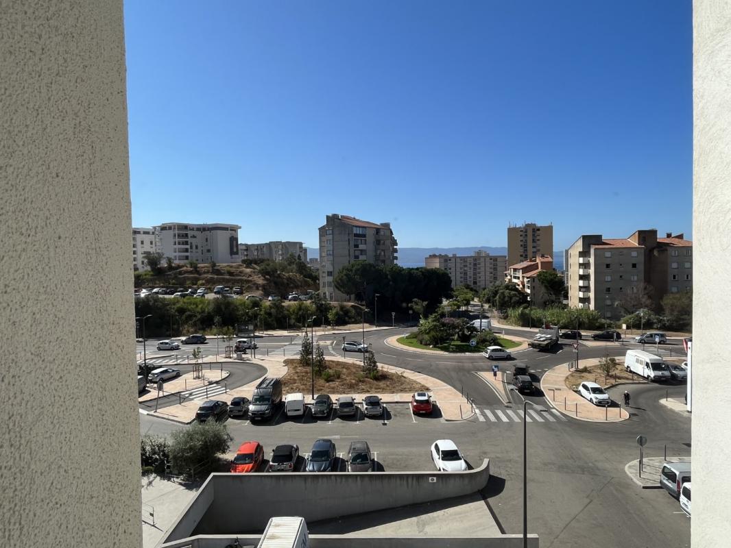 F2 LES JARDINS DE BODICCIONE BT E 4ème AJACCIO