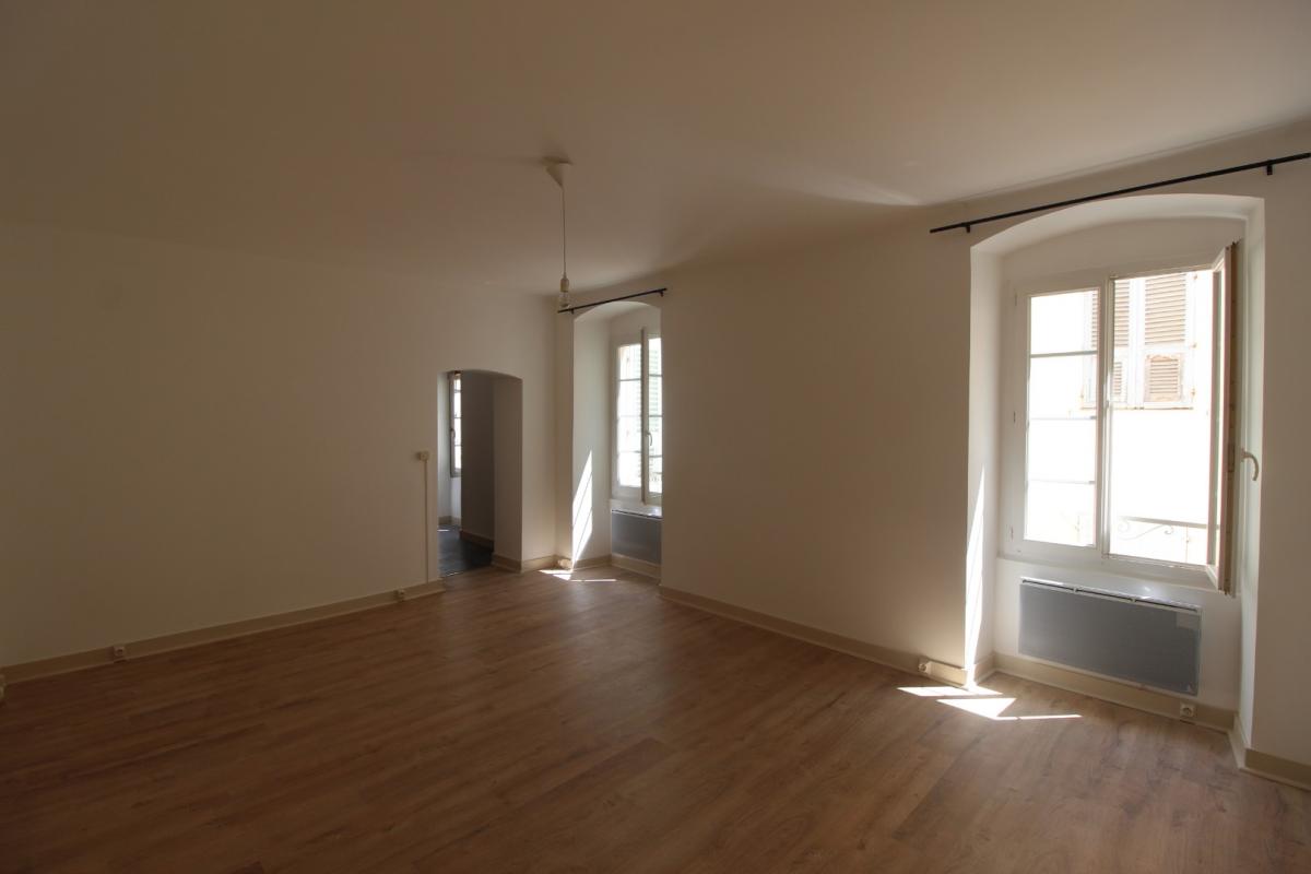 F2 CENTRE VILLE - RUE DES 3 MARIES AJACCIO