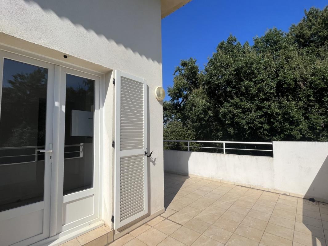 Appartement 2 pièces avec grande terrasse