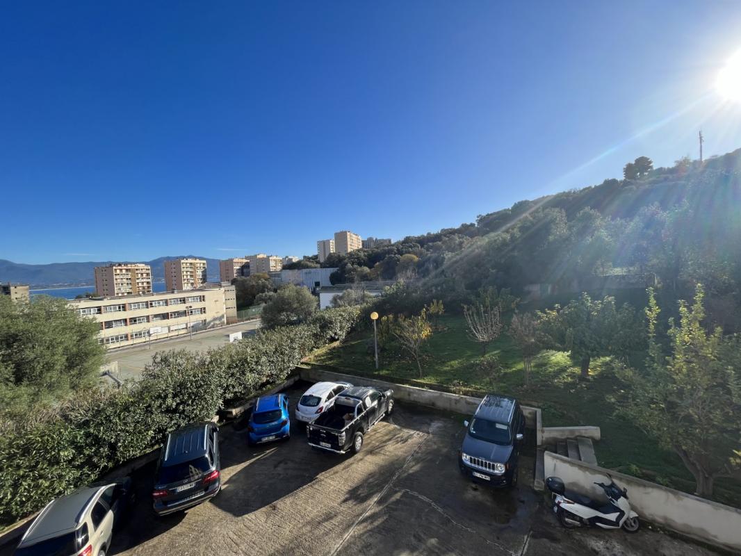 F3 RESIDENCE LAETITIA BONAPARTE BT A AVENUE DE LA GRANDE ARMEE AJACCIO