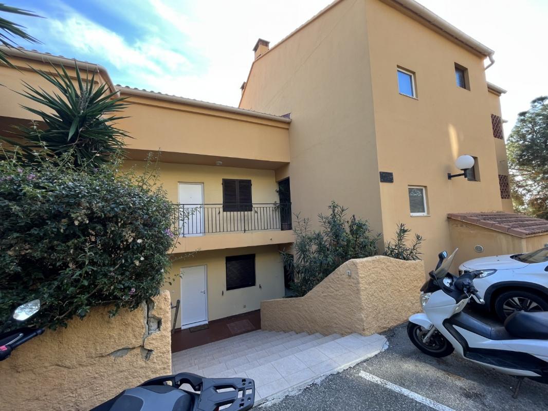 F1 RCE DES CRETES IMMEUBLE LES BRUYERES SANGUINAIRES AJACCIO