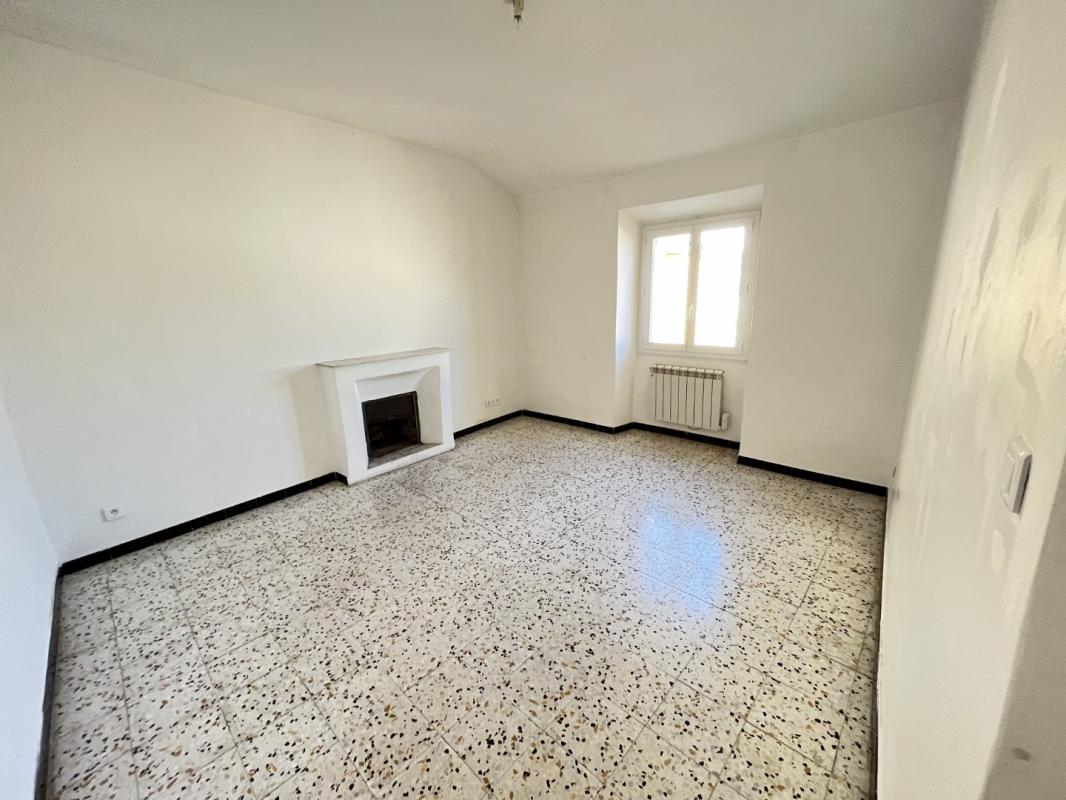 APPARTEMENT F3 RUE SEBASTIANI