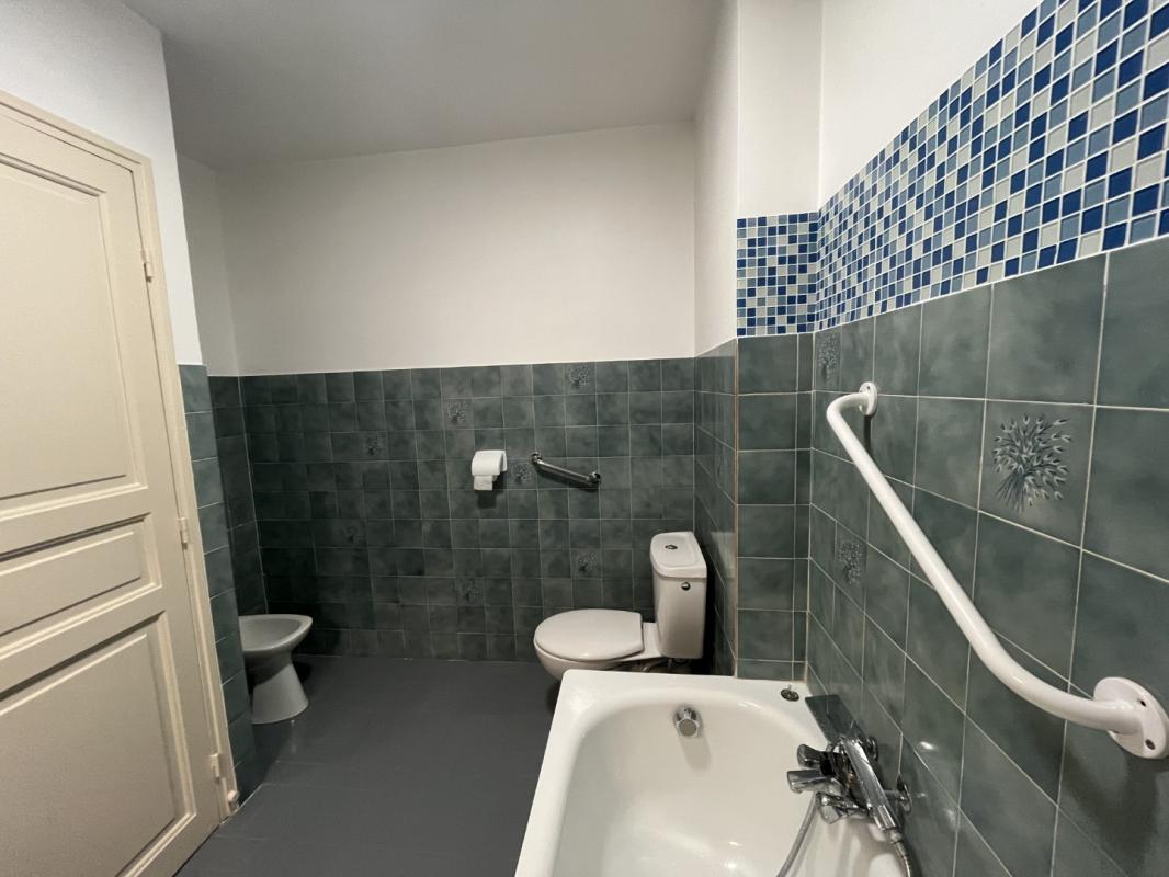F2 RCE PARC AZUR LE PINGOUIN C1 AVENUE MARECHAL JUIN AJACCIO