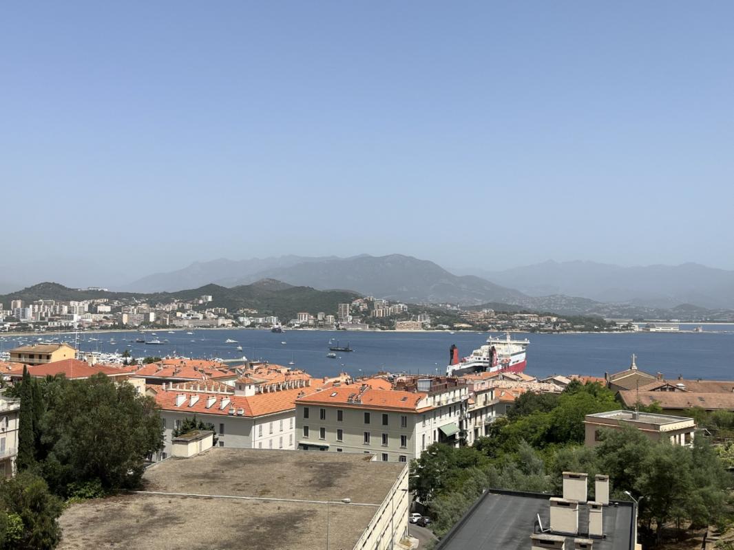 F2 MEUBLE PARC SAN LAZARO ILE DE BEAUTE AJACCIO