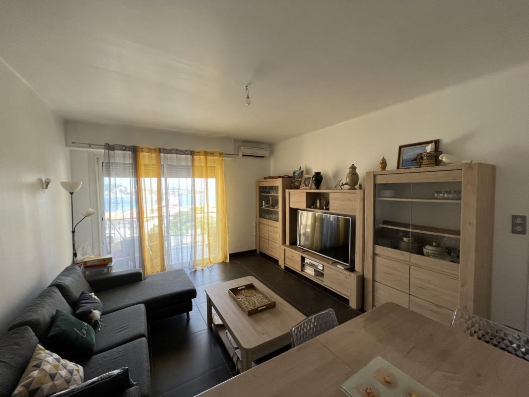F2 MEUBLE PARC SAN LAZARO ILE DE BEAUTE AJACCIO