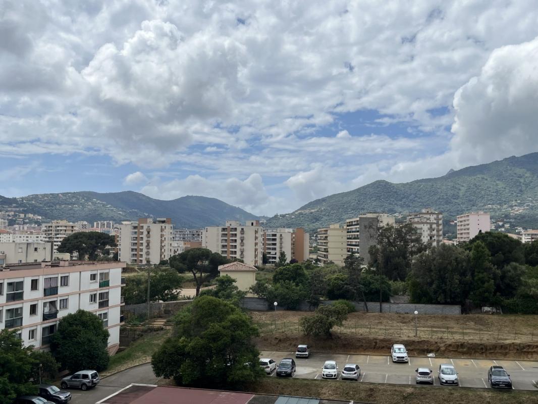 F4 RESIDENCE DES FLEURS LES BLEUETS AVE MARECHAL JUIN AJACCIO