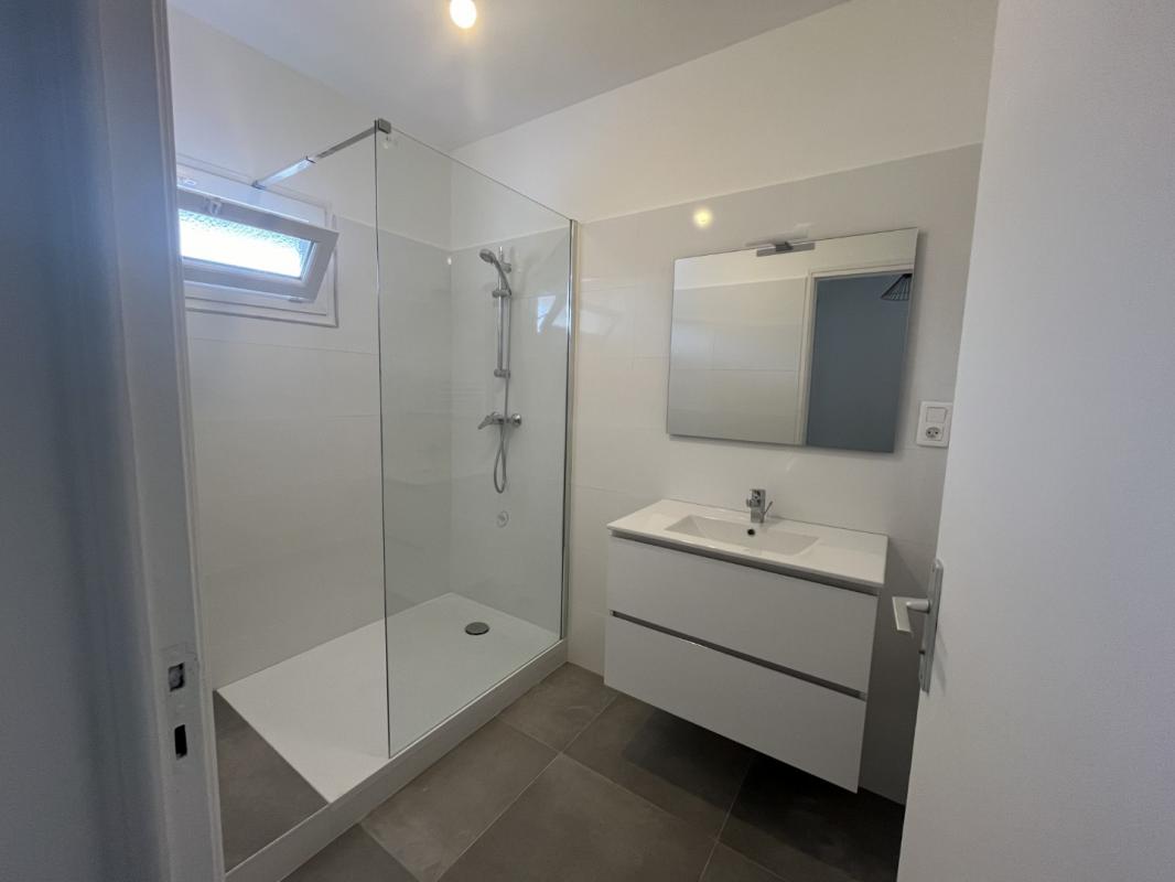 F4 RESIDENCE DES FLEURS LES BLEUETS AVE MARECHAL JUIN AJACCIO