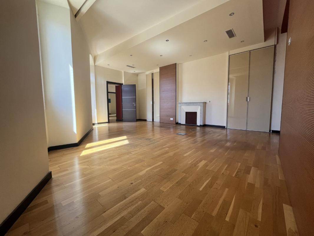 Location divers à Bastia