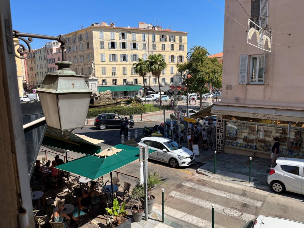 F2 2 RUE BONAPARTE