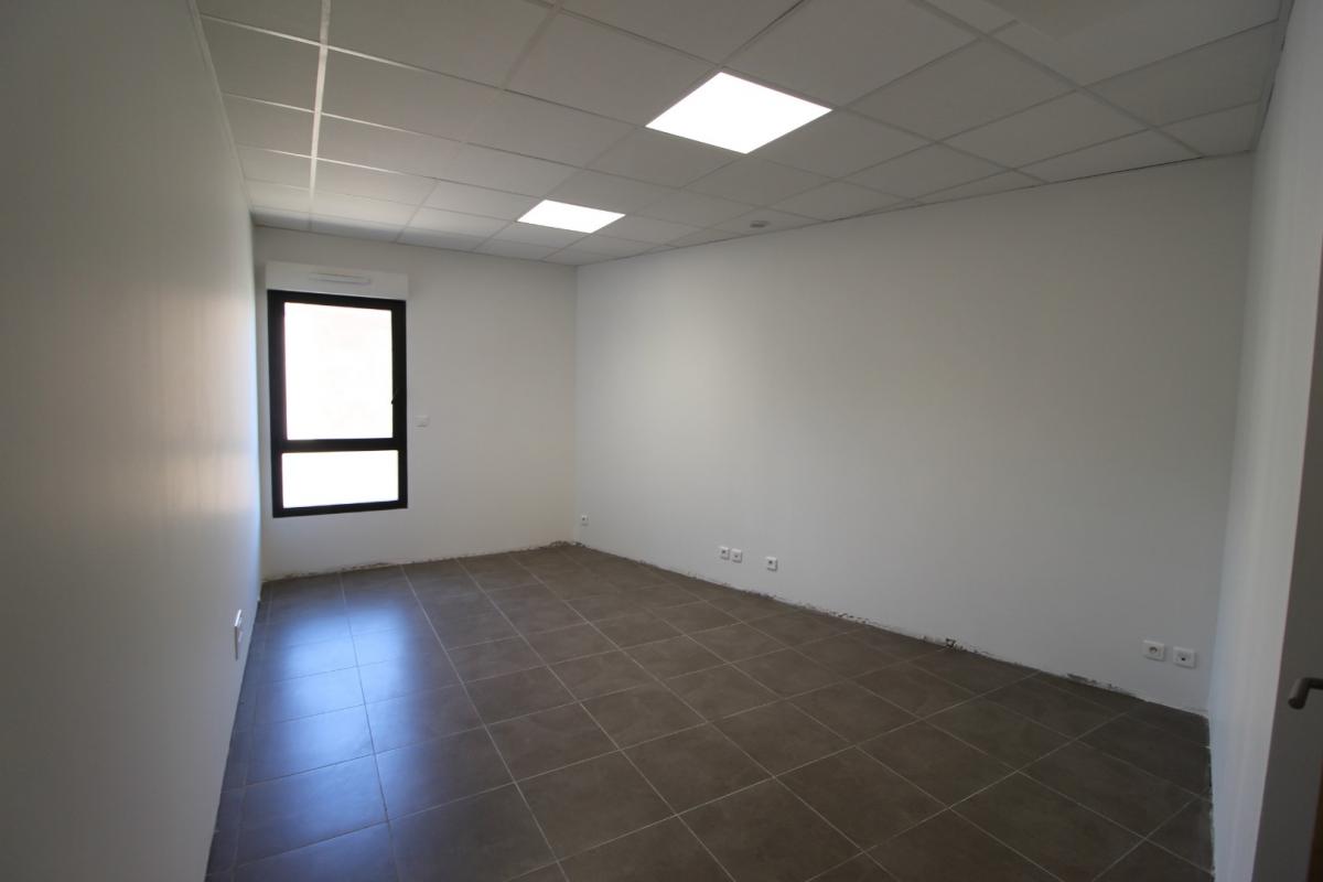BUREAU RCE LES JARDINS DE BODICCIONE BT C BD LOUIS CAMPI AJACCIO