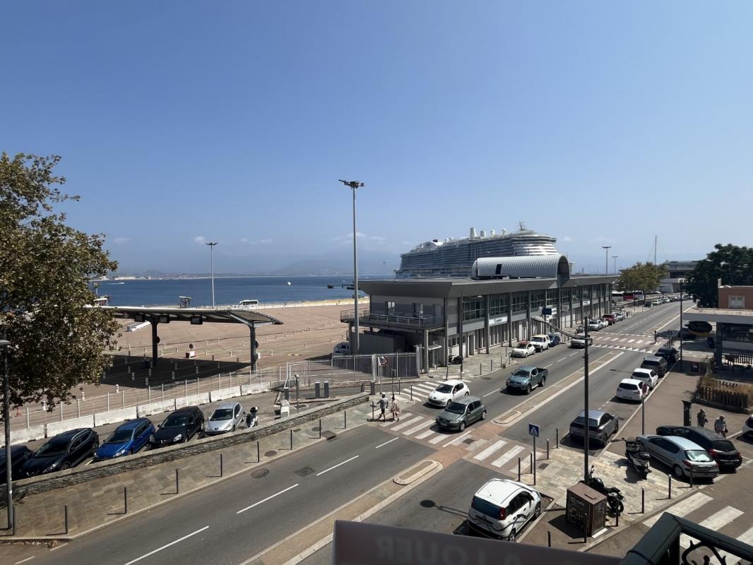 F3 5 BOULEVARD SAMPIERO AJACCIO