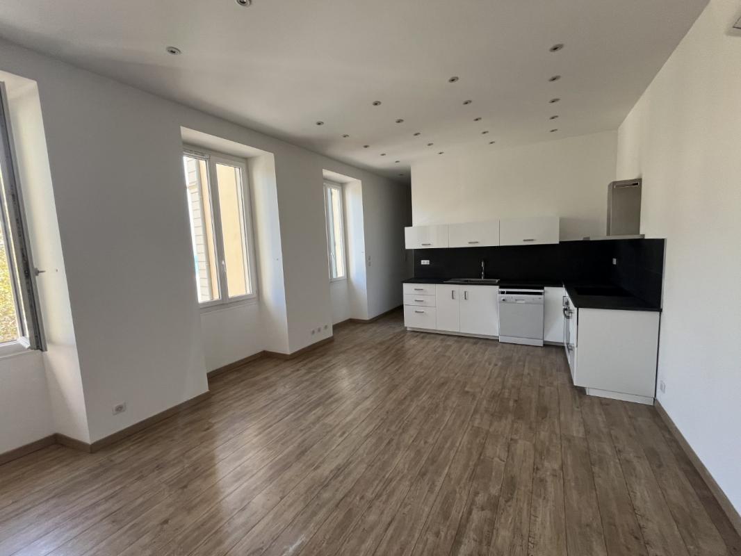 F3 5 BOULEVARD SAMPIERO AJACCIO