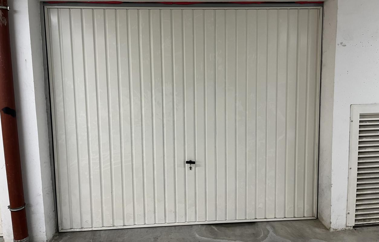 GARAGE EN SOUS SOL RCE CARRE DE BODICCIONE BT K1 AJACCIO