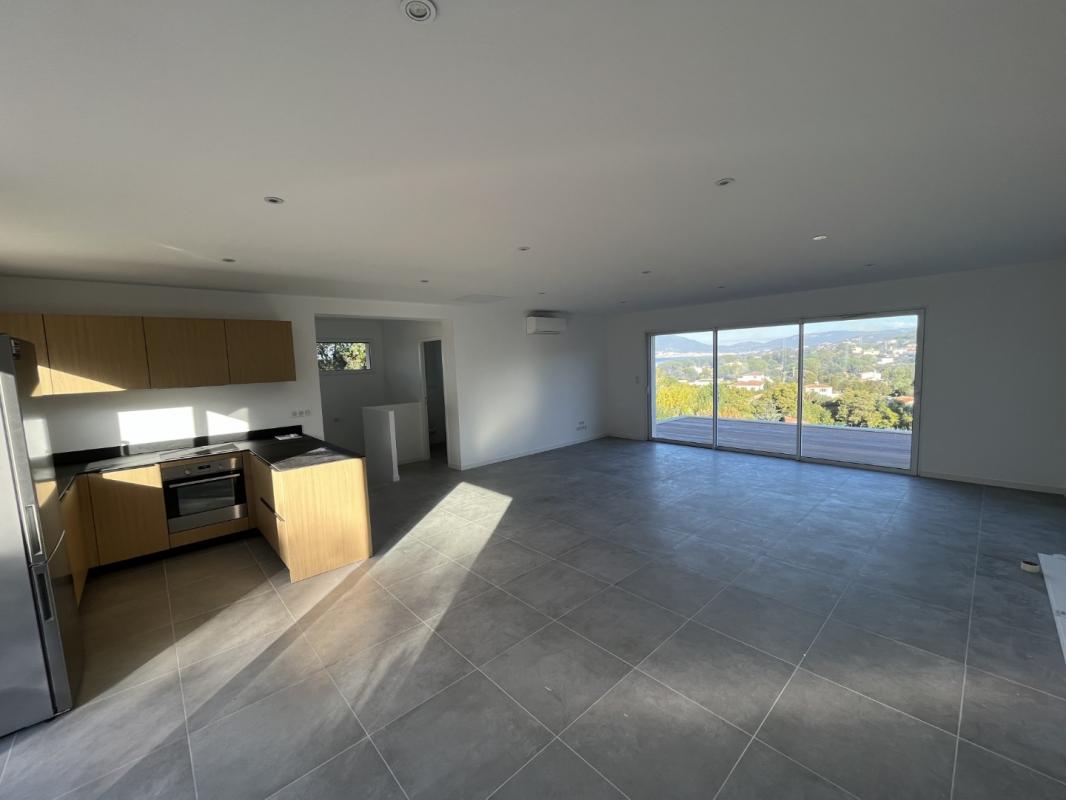 VILLA F4 RCE PETINELLO
