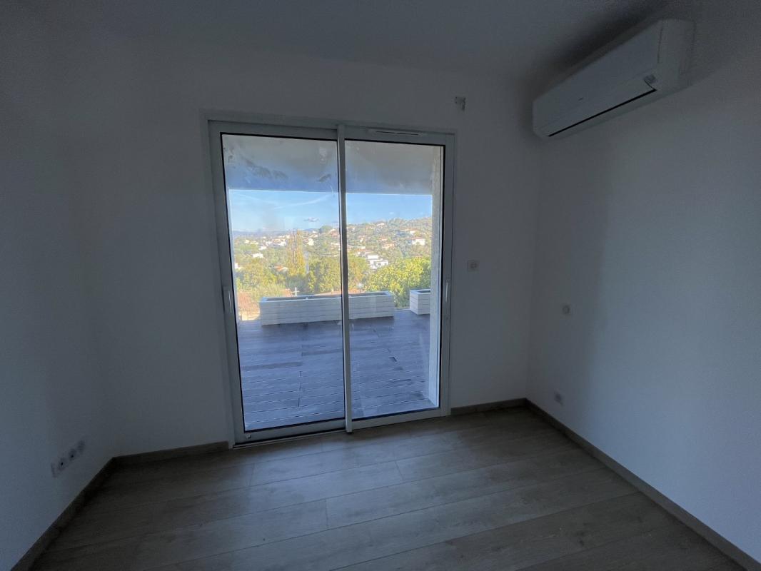 VILLA F4 RCE PETINELLO
