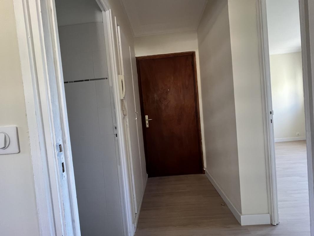 STUDIO IMMEUBLE LES OPONCES PARC BERTHAULT AJACCIO