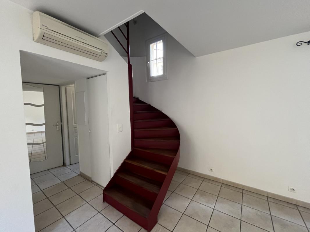 F2 7 RUE DES BUCHERONS  AJACCIO