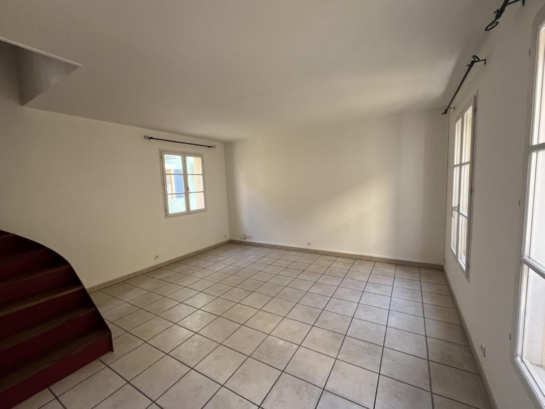 F2 7 RUE DES BUCHERONS  AJACCIO