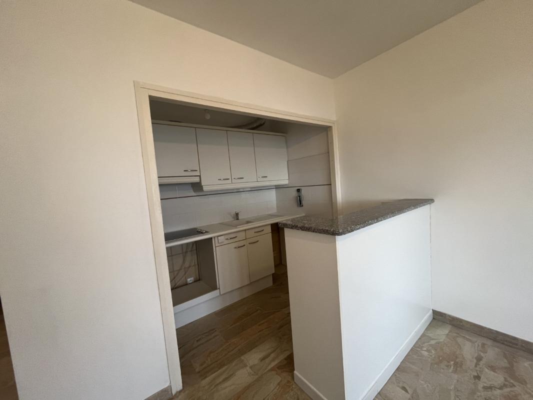 STUDIO RCE DES ILES IMMEUBLE LE CRETE I BT B SANGUINAIRES AJACCIO