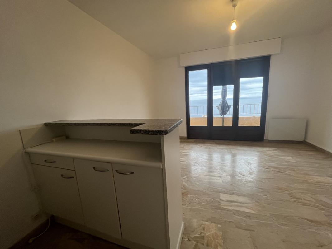STUDIO RCE DES ILES IMMEUBLE LE CRETE I BT B SANGUINAIRES AJACCIO
