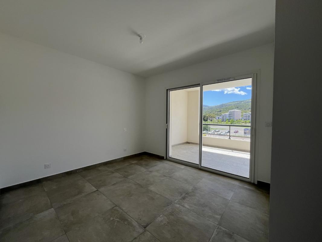Appartement 2 pieces avec grande terrasse