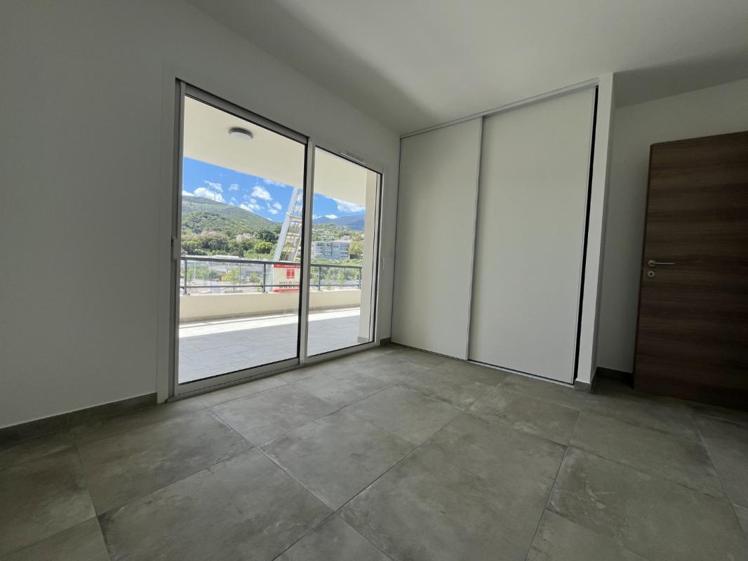Appartement 2 pieces avec grande terrasse