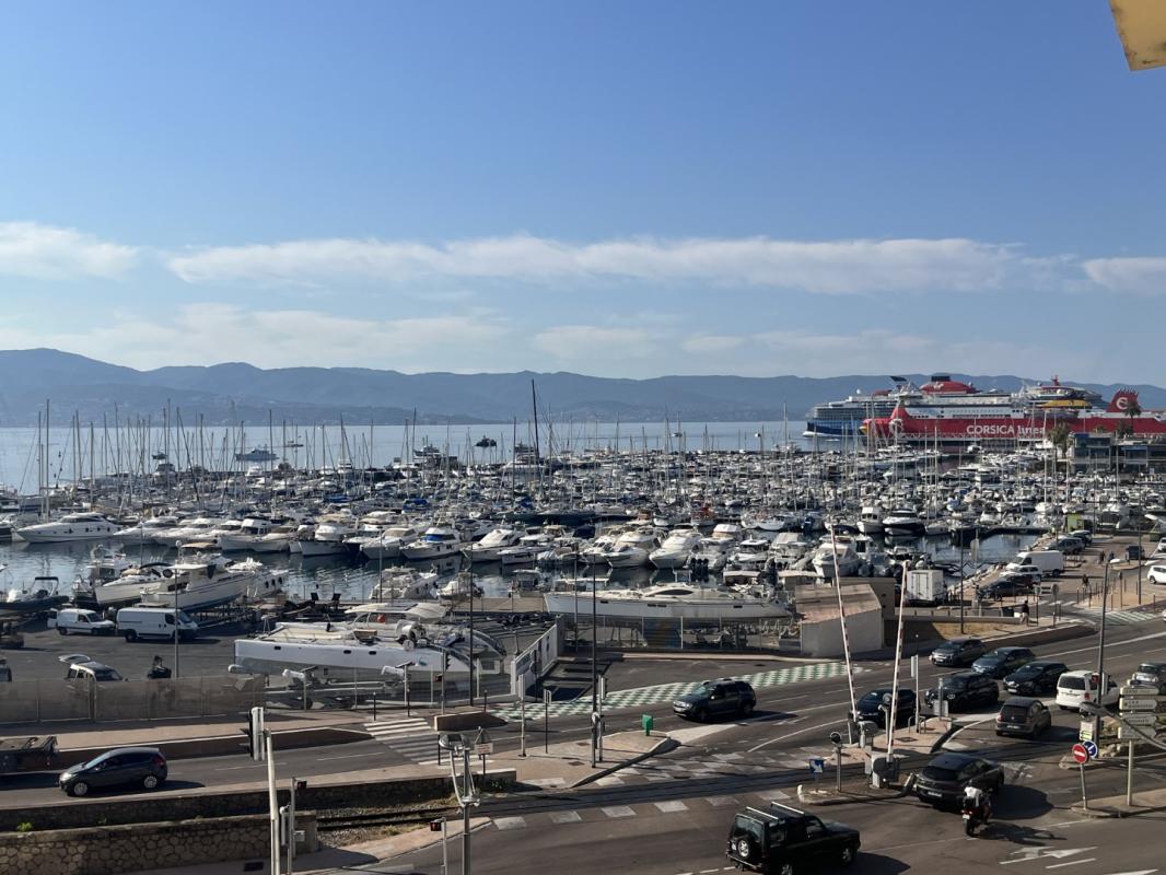 F3 MEUBLE 3 RUE PAUL COLONNA D'STRIA AJACCIO
