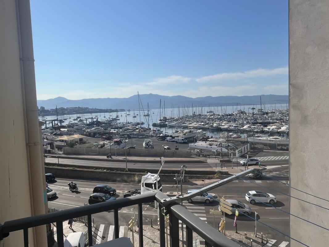 F3 MEUBLE 3 RUE PAUL COLONNA D'STRIA AJACCIO