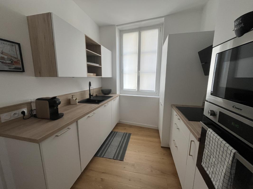 F3 MEUBLE 3 RUE PAUL COLONNA D'STRIA AJACCIO