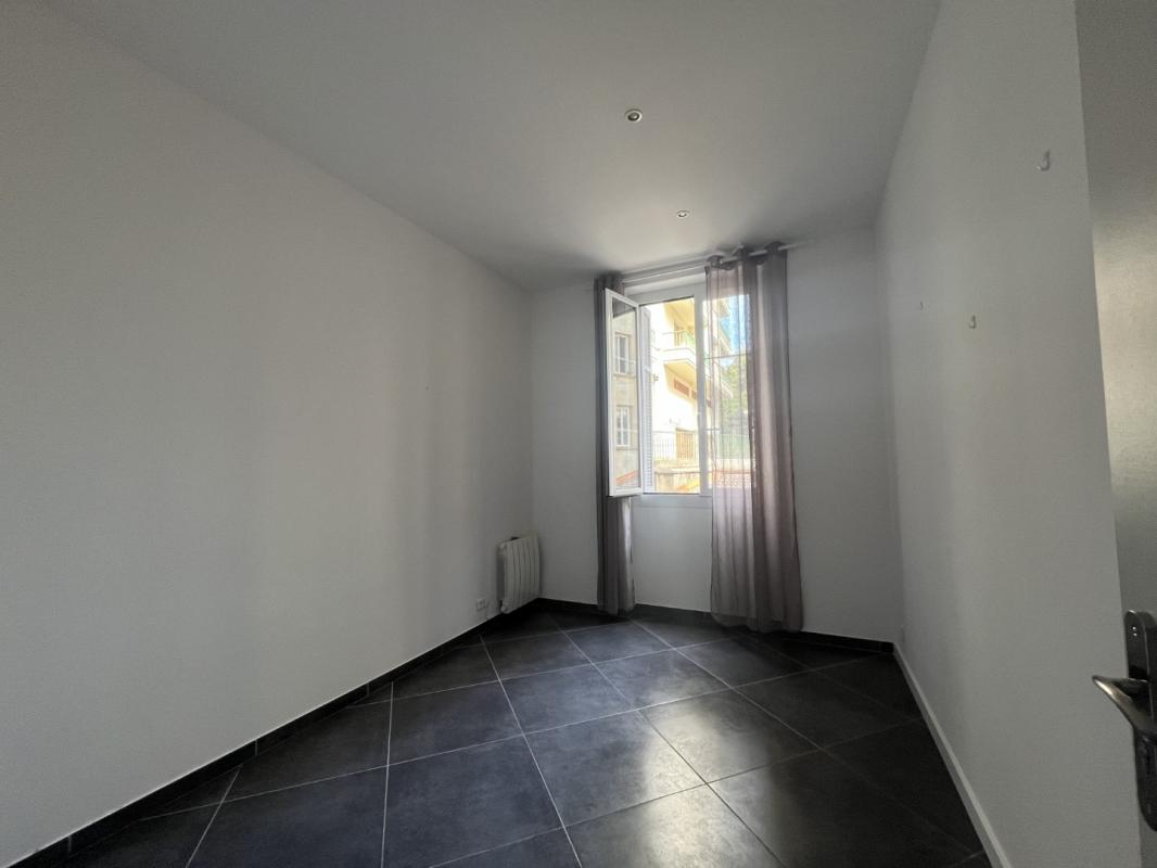 F3 2 RUE LORENZO VERO AJACCIO