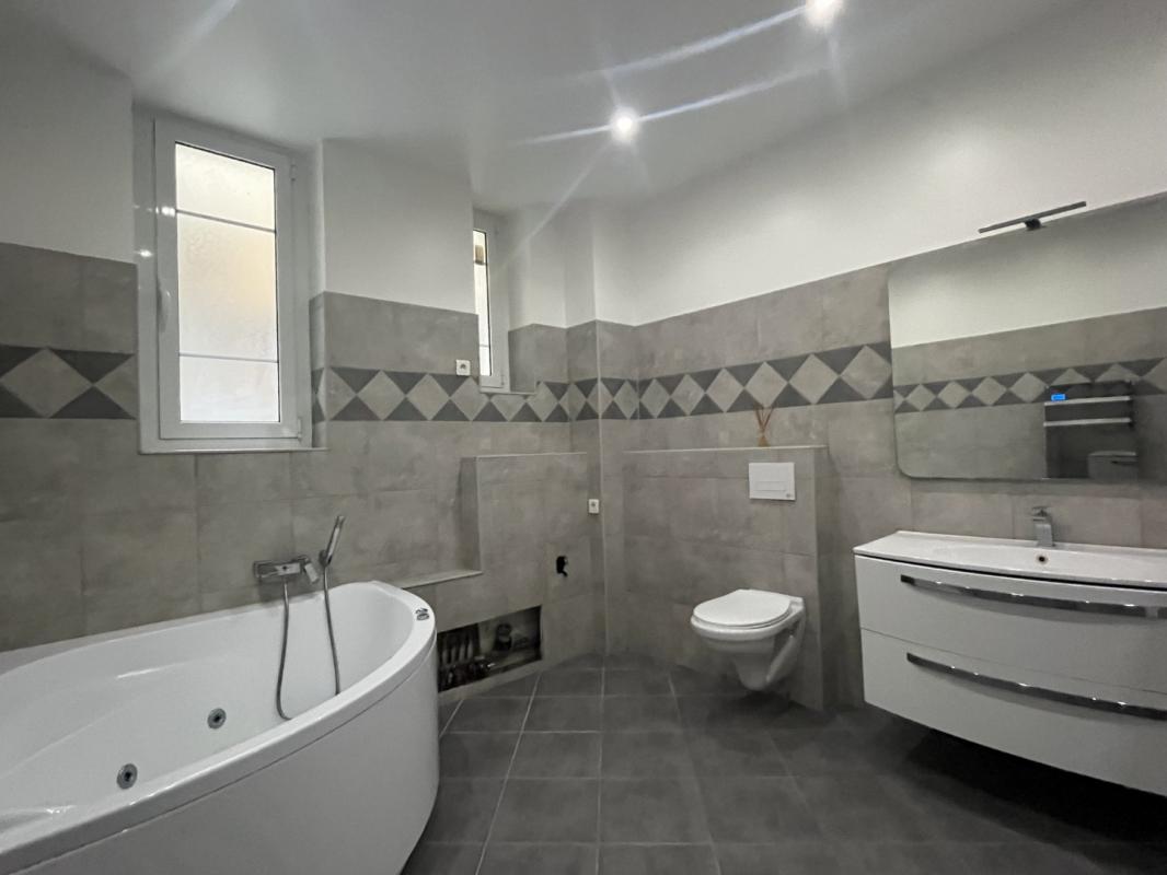 F3 2 RUE LORENZO VERO AJACCIO