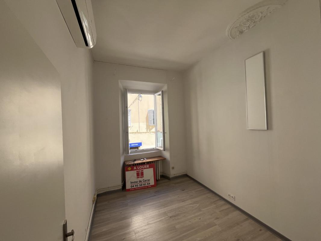 LOCAL PROFESSIONNEL 1 RUE GENERAL FIORELLA AJACCIO