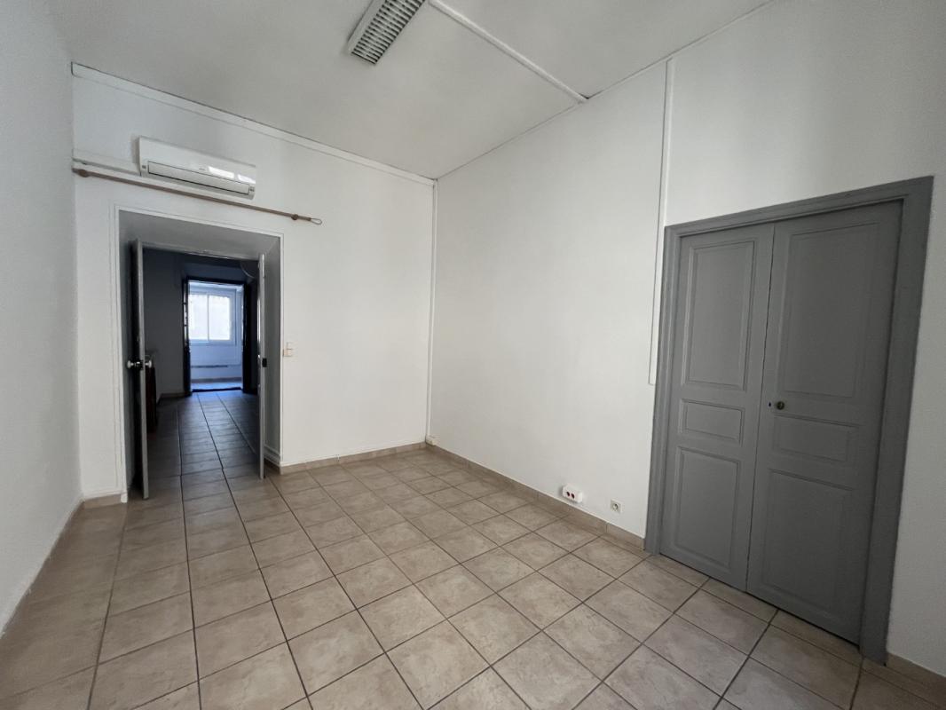 LOCAL PROFESSIONNEL 1 RUE GENERAL FIORELLA AJACCIO