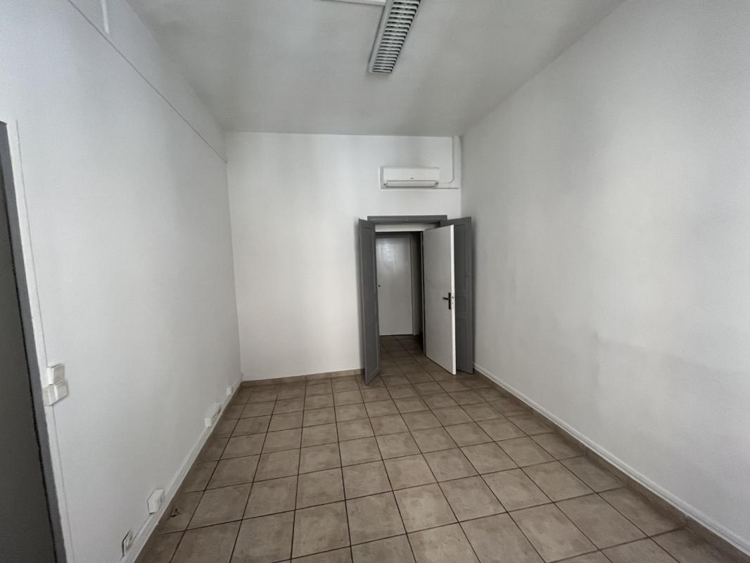 LOCAL PROFESSIONNEL 1 RUE GENERAL FIORELLA AJACCIO