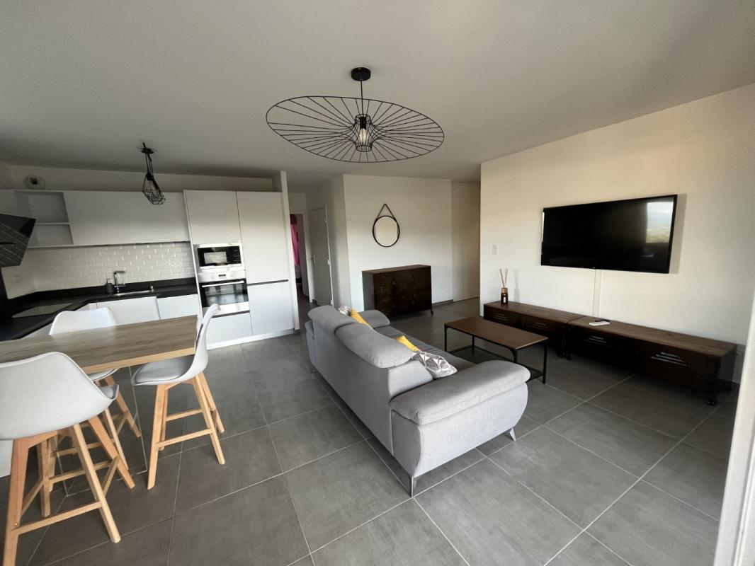 F3 MEUBLE RESIDENCE DU STILETTO BT G AJACCIO