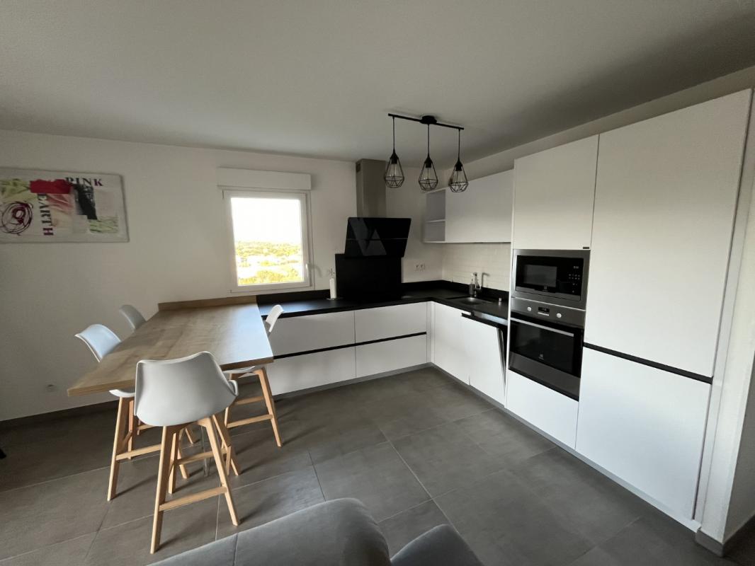 F3 MEUBLE RESIDENCE DU STILETTO BT G AJACCIO