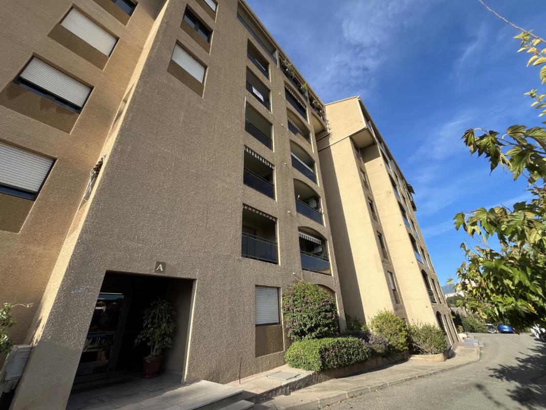 F2 LES TERRASSES D'AJACCIO