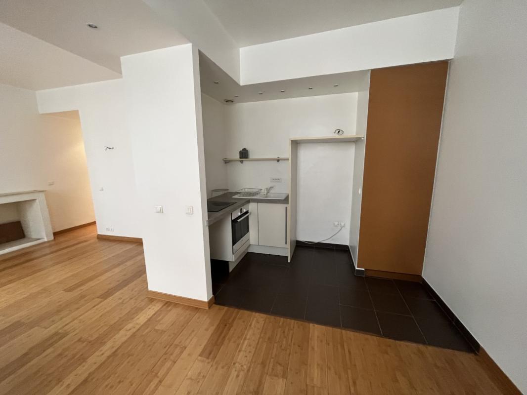 F2 3 RUE DES TROIS MARIES AJACCIO