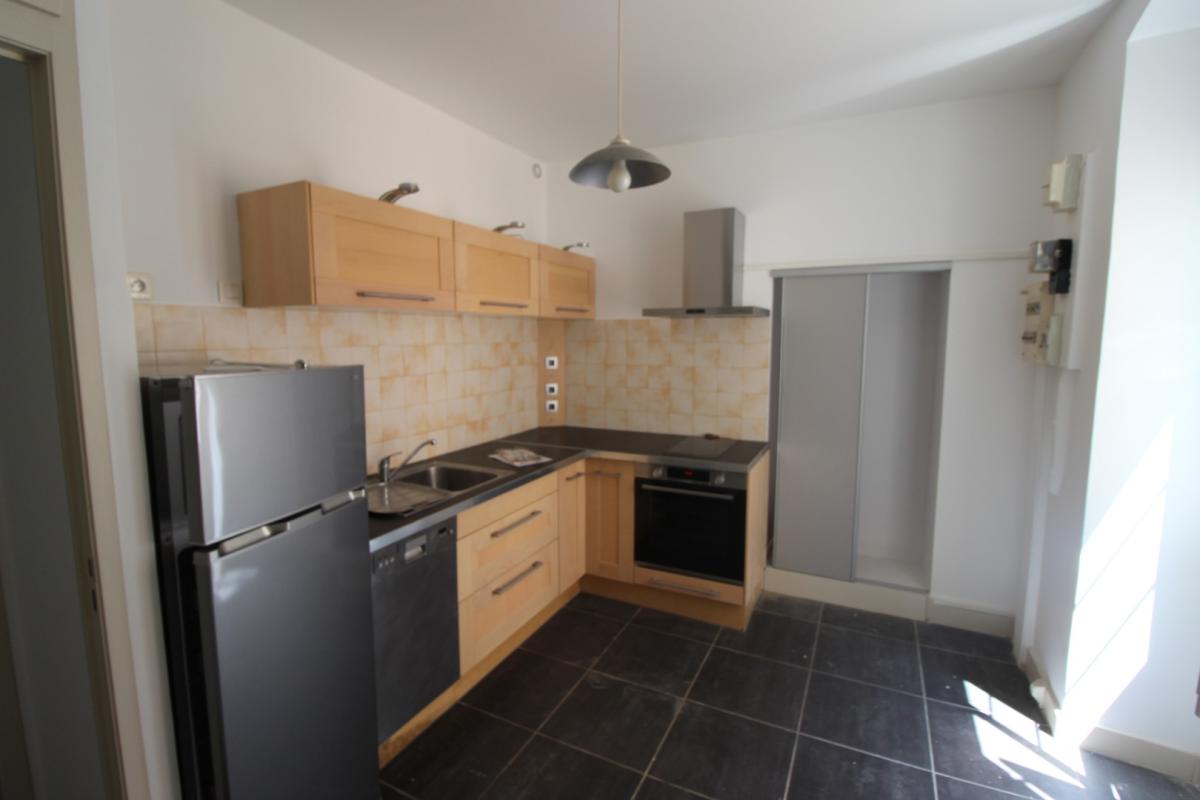 F2 CENTRE VILLE - RUE DES 3 MARIES AJACCIO